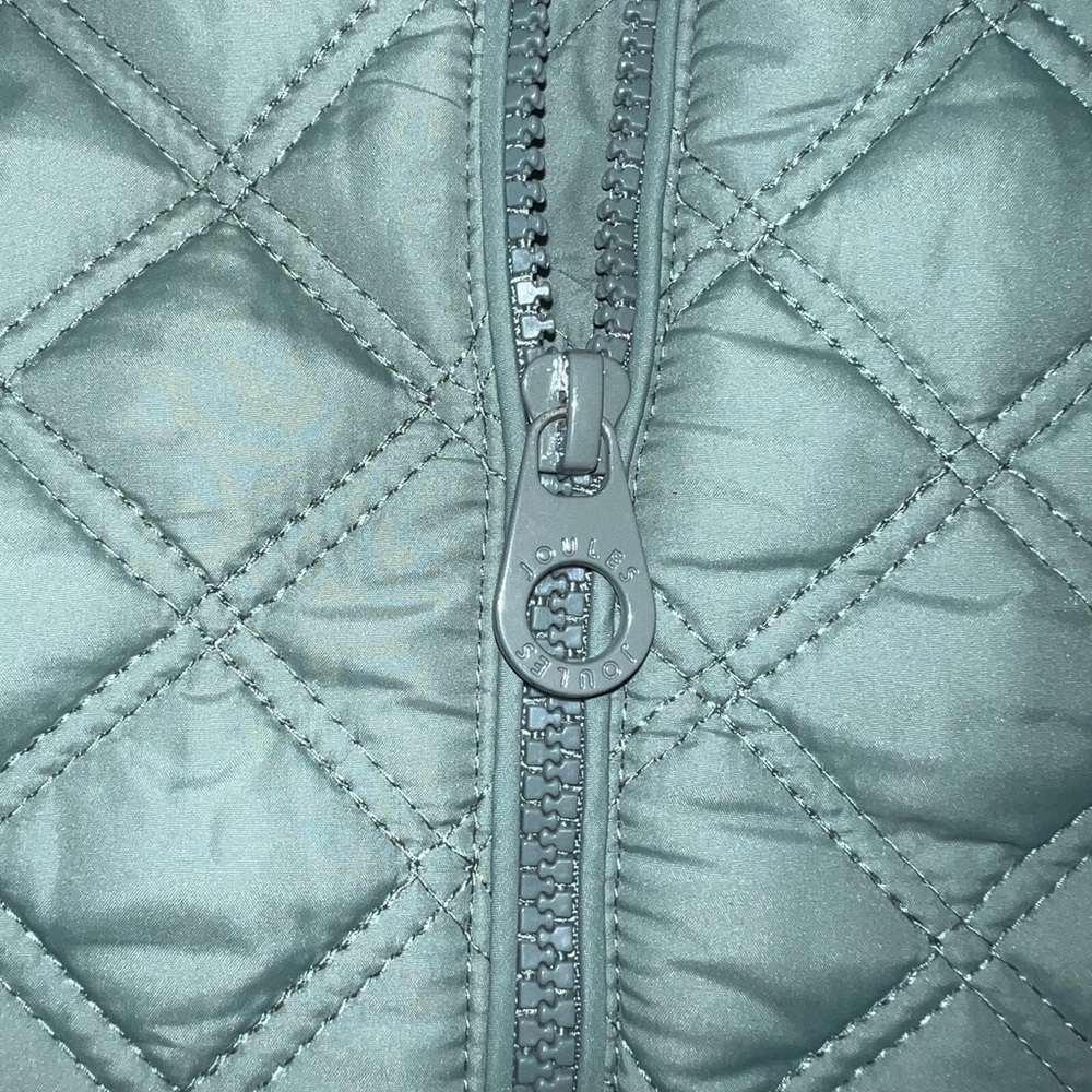 Vest - Picture 5 of 8